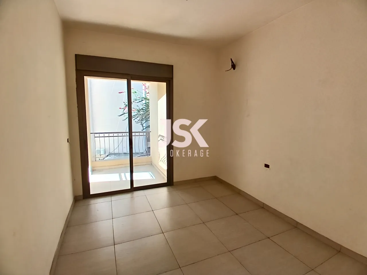 Apartment for Sale in Cornet Chahwan