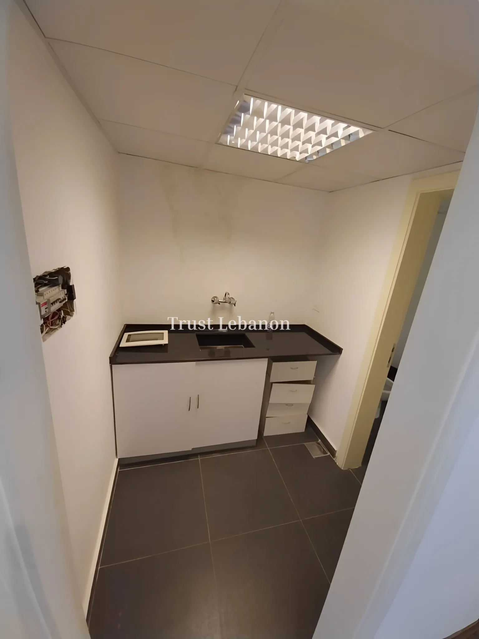 Office for rent in Sin El Fil, Lebanon