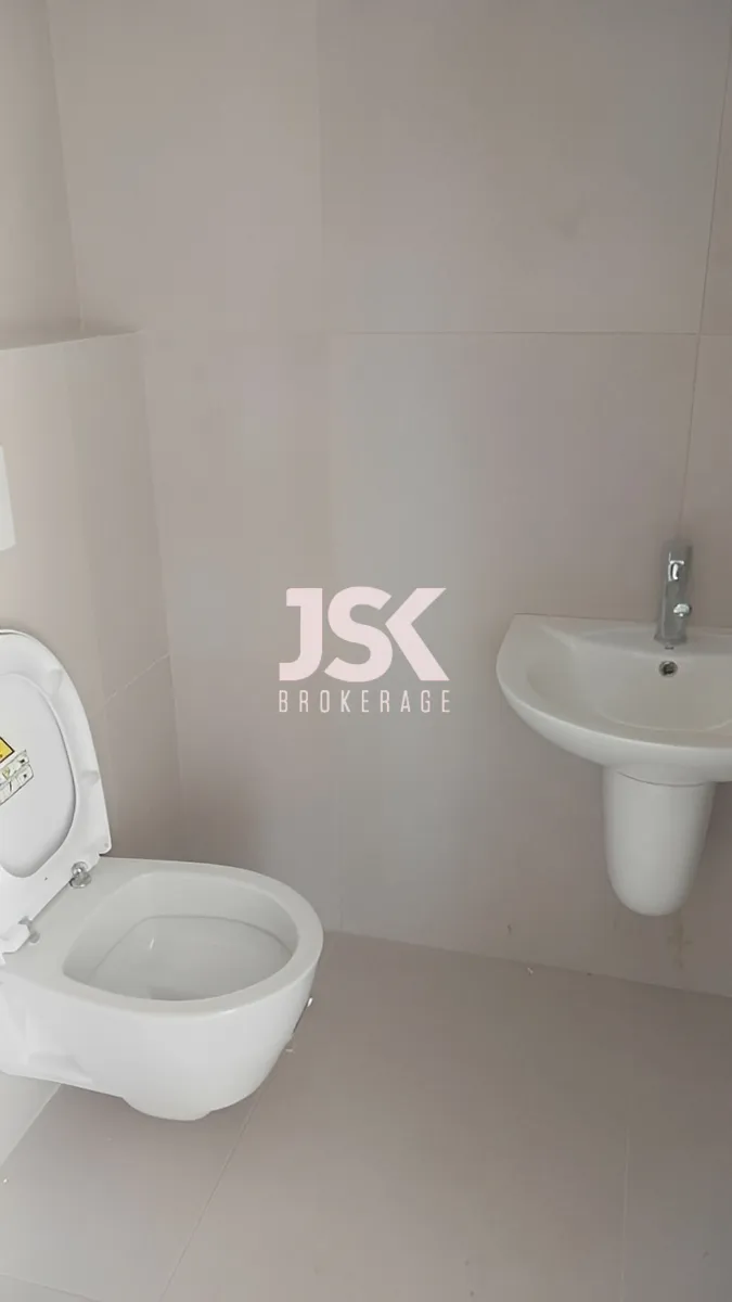 Office for rent in Dekwaneh