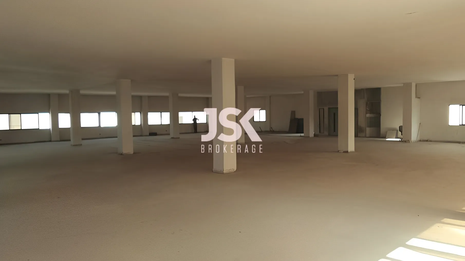 Office for Sale in Daoura