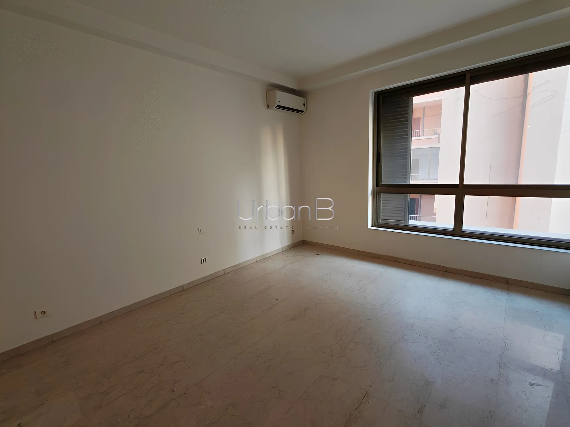 Apartment for Rent in Caree d'or, Achrafieh
