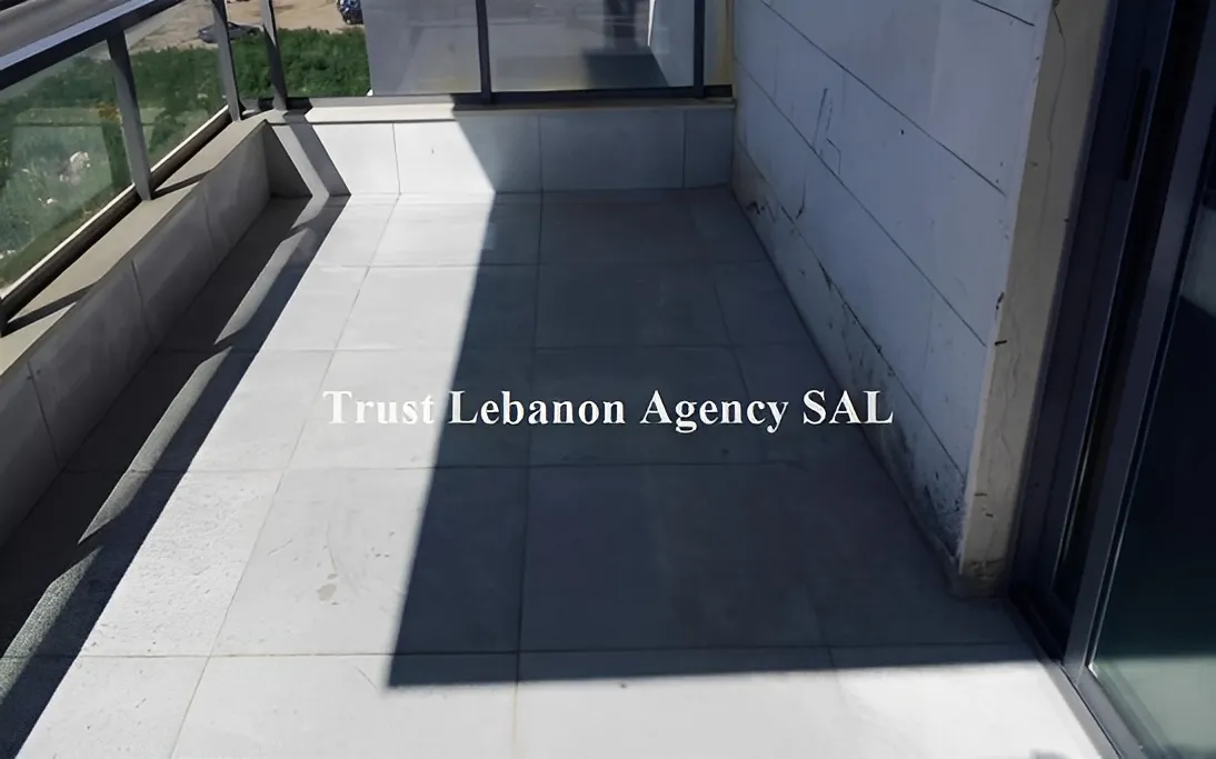 Office for rent in Chouf, Haret Al Naame