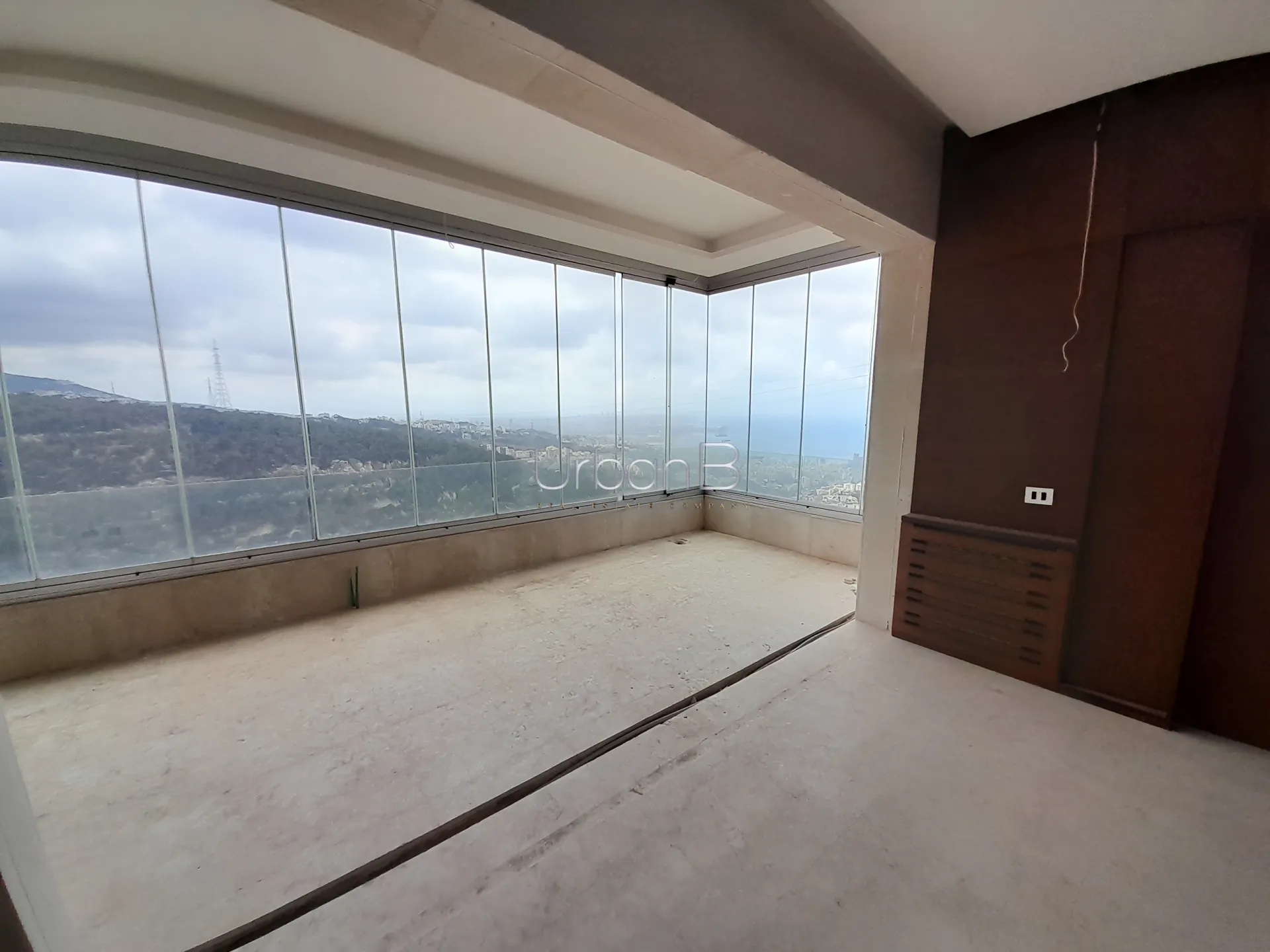 Residential in Rabweh, metn - 4 bed, 4.5 bath