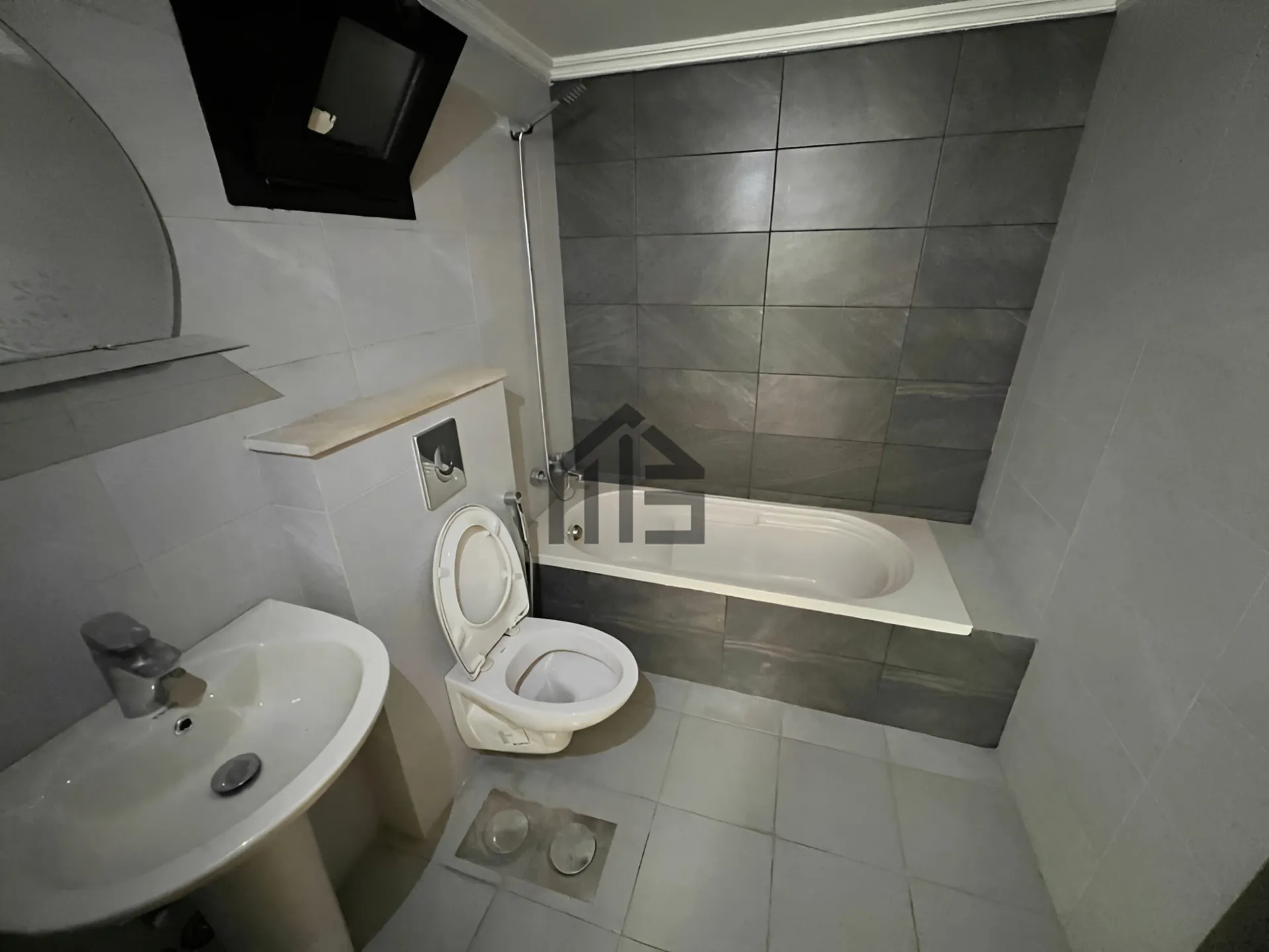 Apartment for sale in Aaraiya