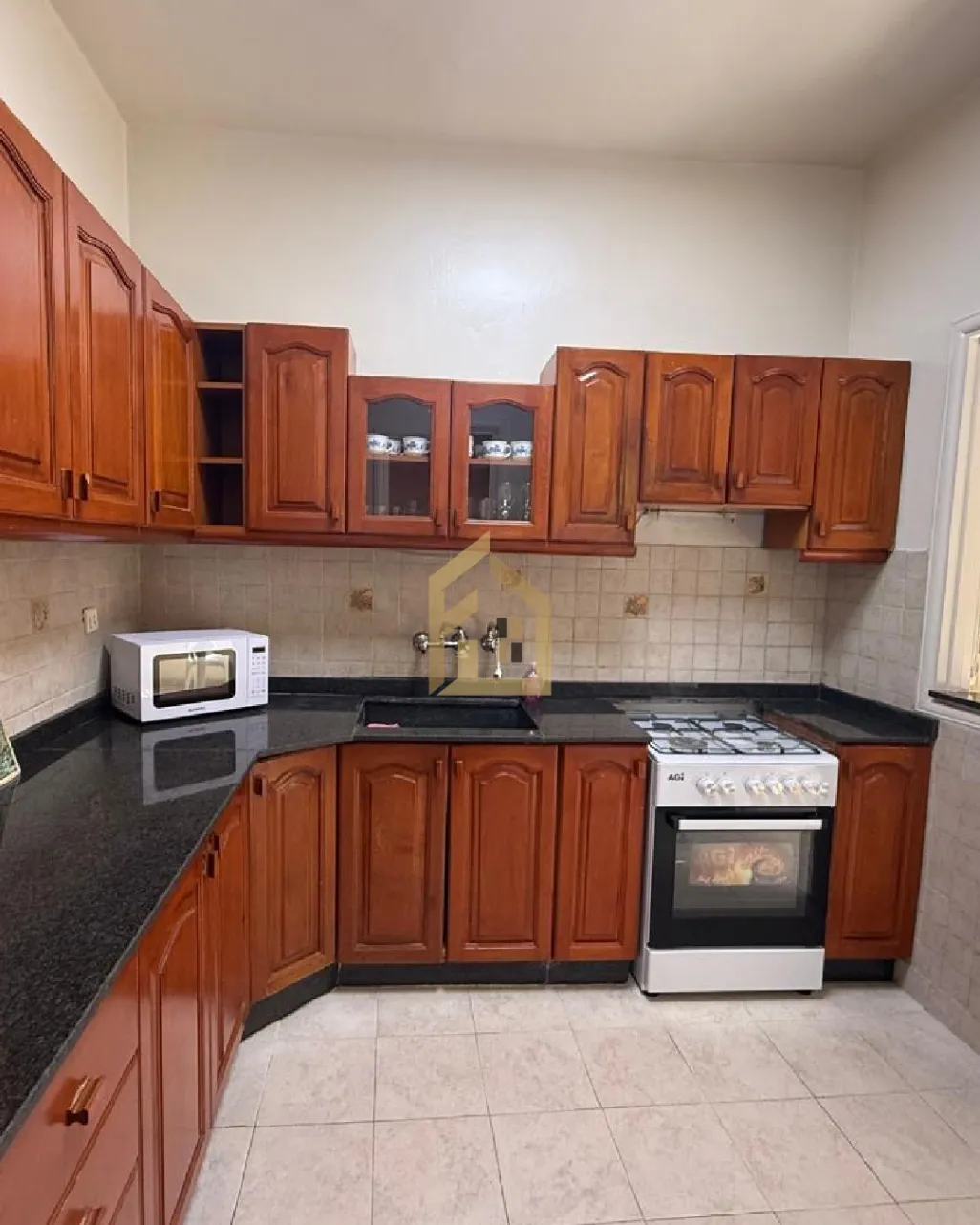 Apartment for rent in Achrafieh, Beirut, Lebanon - 2 bed, 2 bath