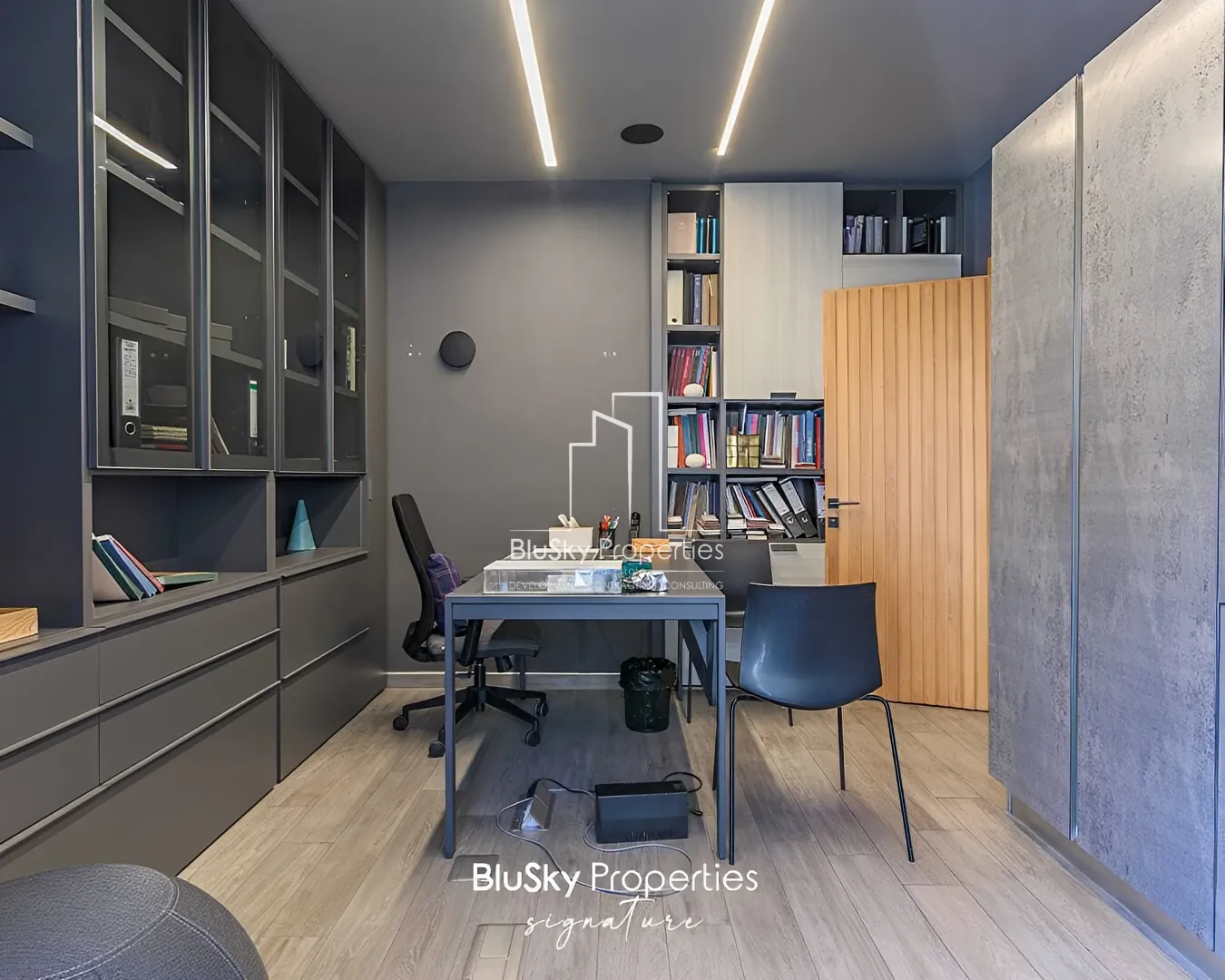Office for sale in Mansourieh