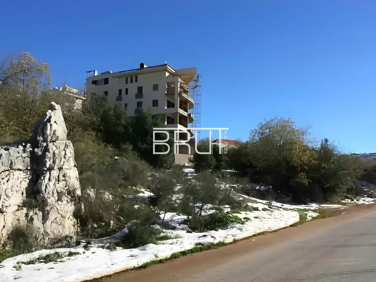 Land for Sale in Rayfoun