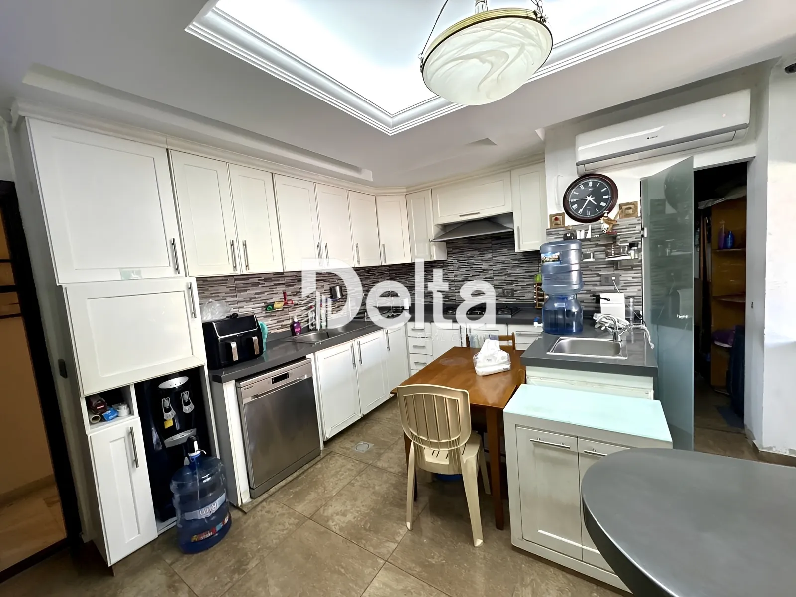Apartment for rent in Zarif