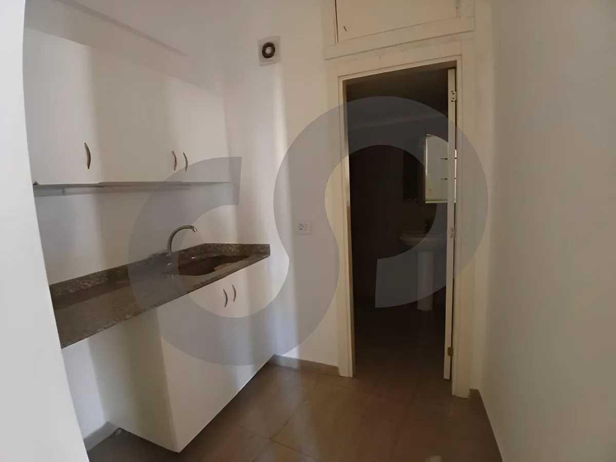 Office for rent in Jbeil – Halat