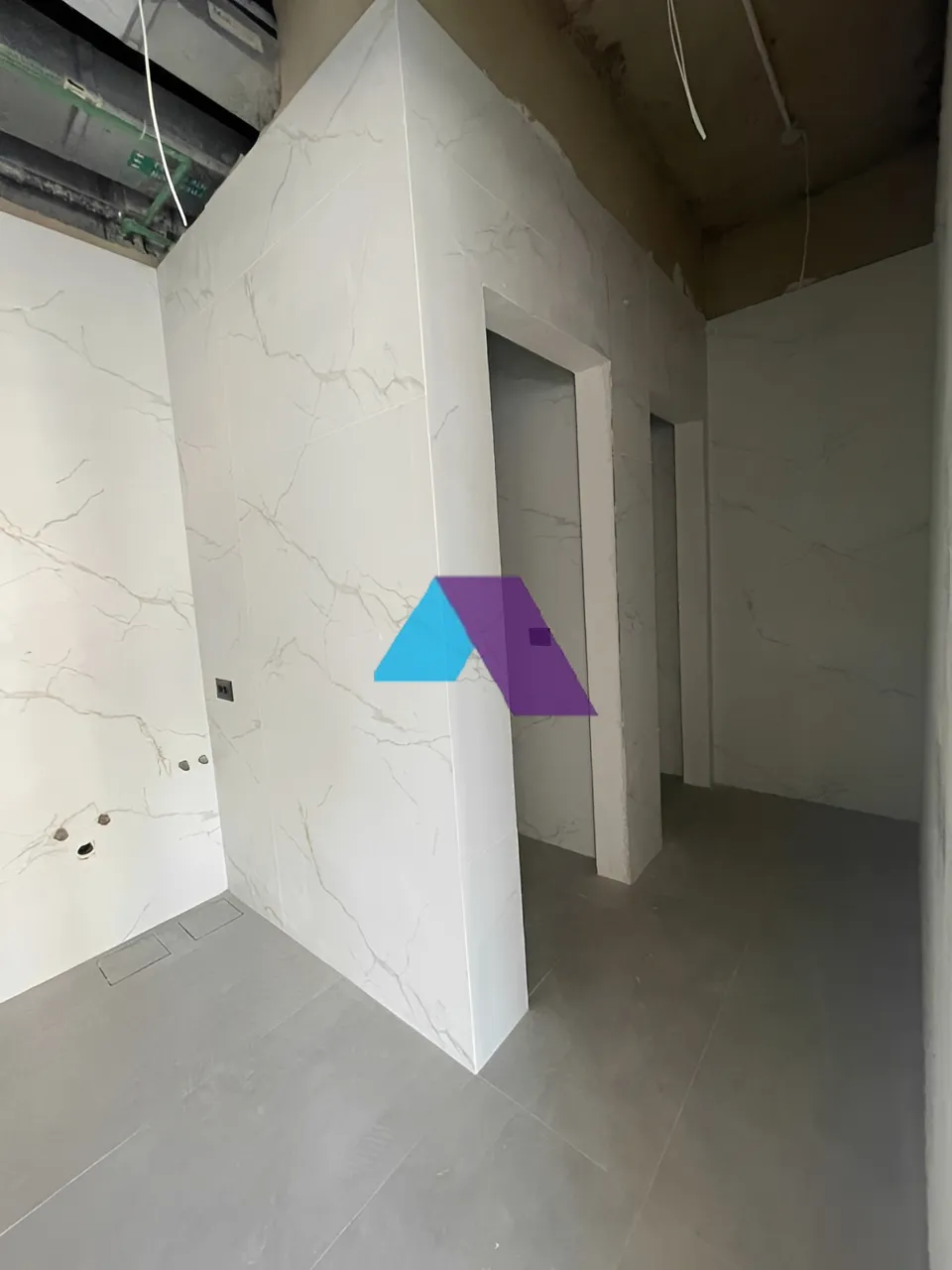Office for rent in Saifi Village