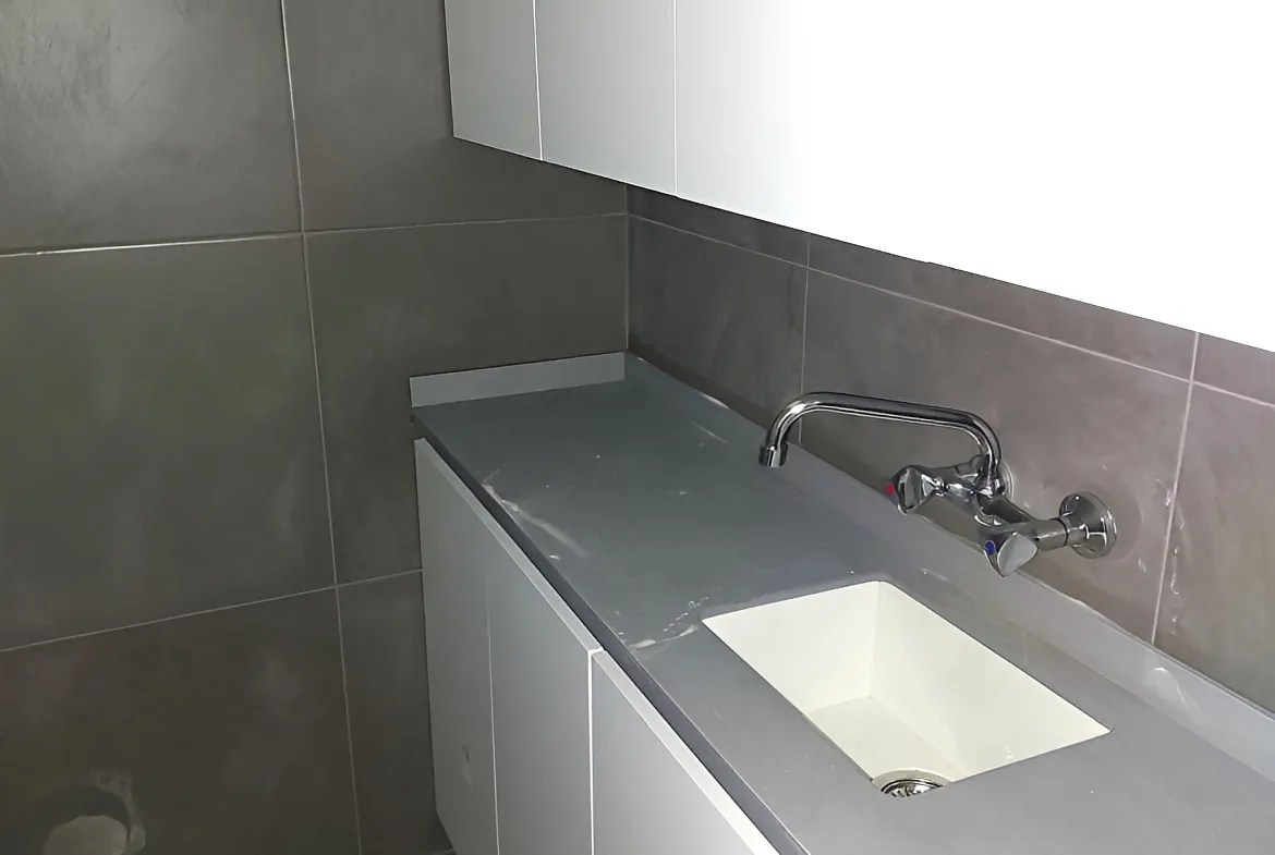 Office for Sale in Zalqa