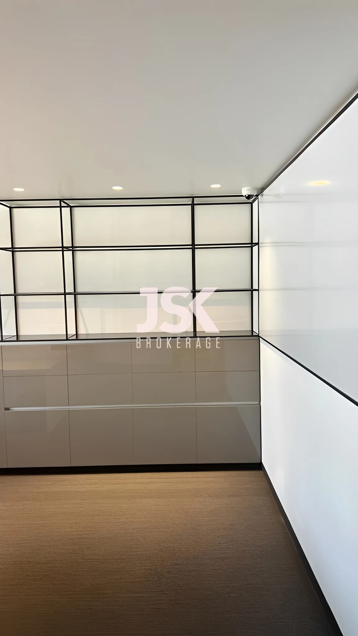 Office for rent in Dbayeh