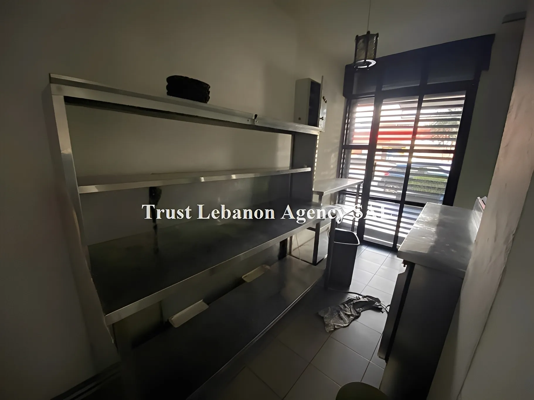Restaurant for rent in Beirut, Corniche El Nahr
