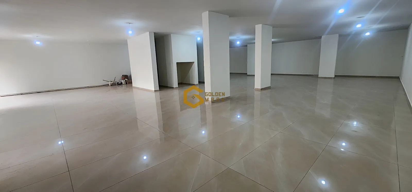 Showroom for rent in Sabtieh