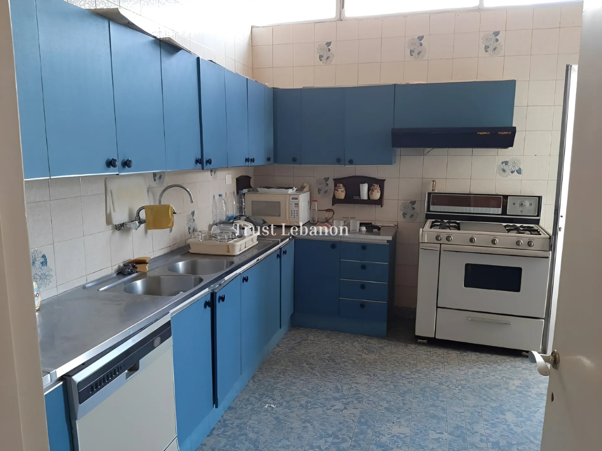 Apartment for sale in Horch Tabet