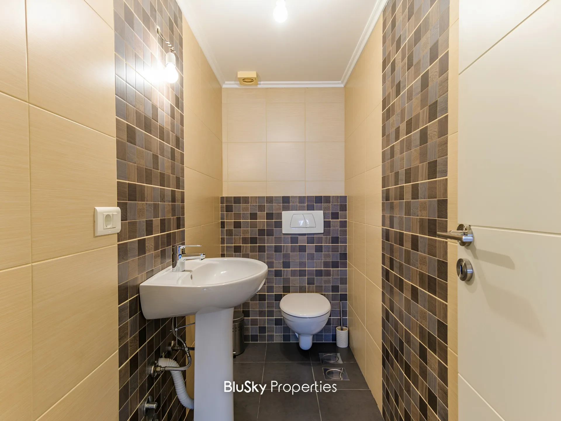 Apartment for sale in Aoukar, lebanon