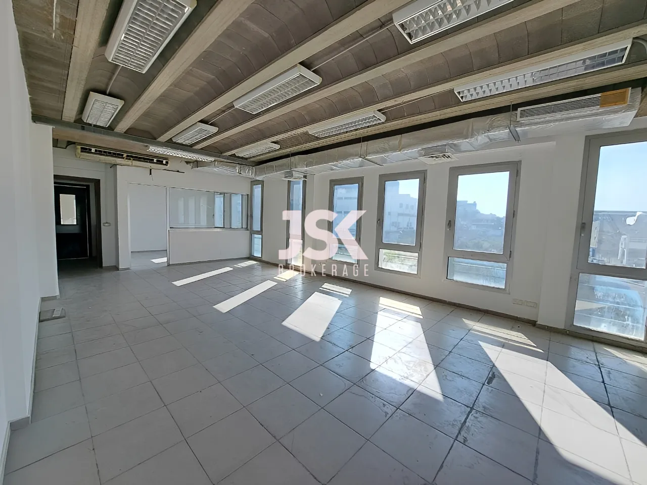 Building for Rent in Dekwaneh