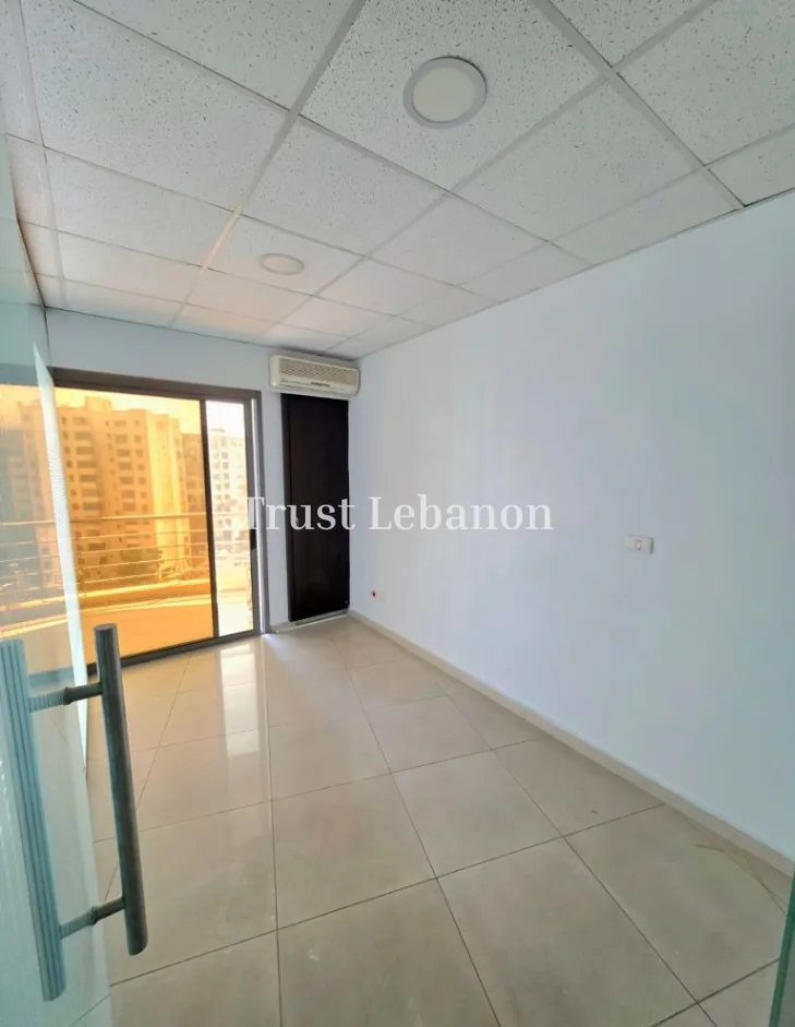 Office for rent in Dekwaneh, Lebanon