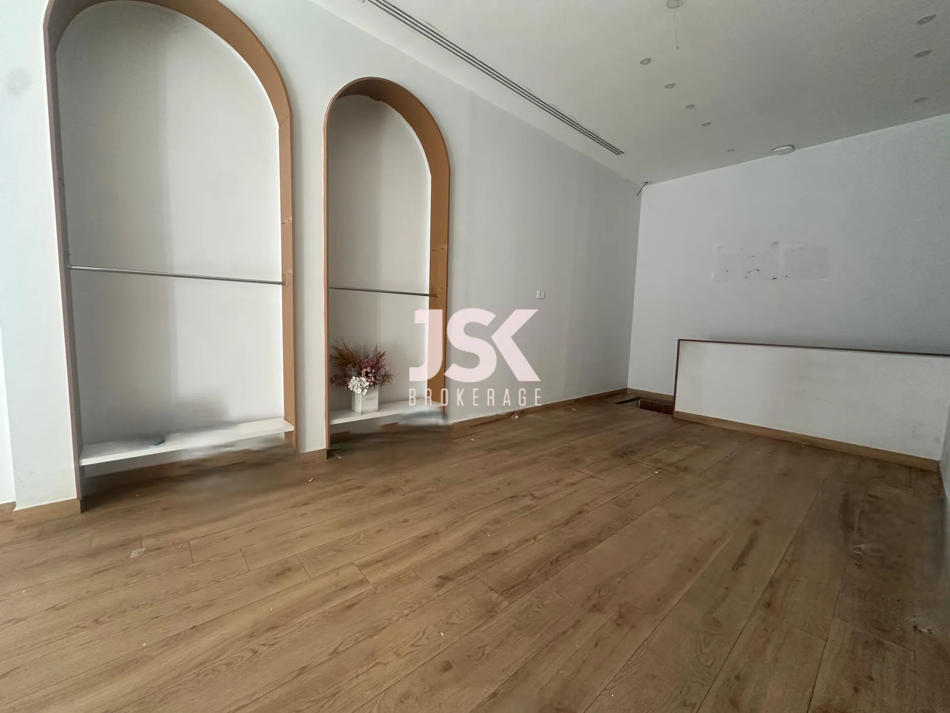 Shop for Rent in Downtown