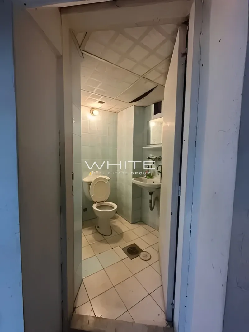 Shop For Rent in Hamra