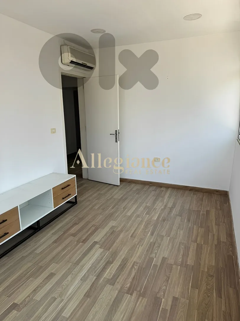 Office for rent in Monot