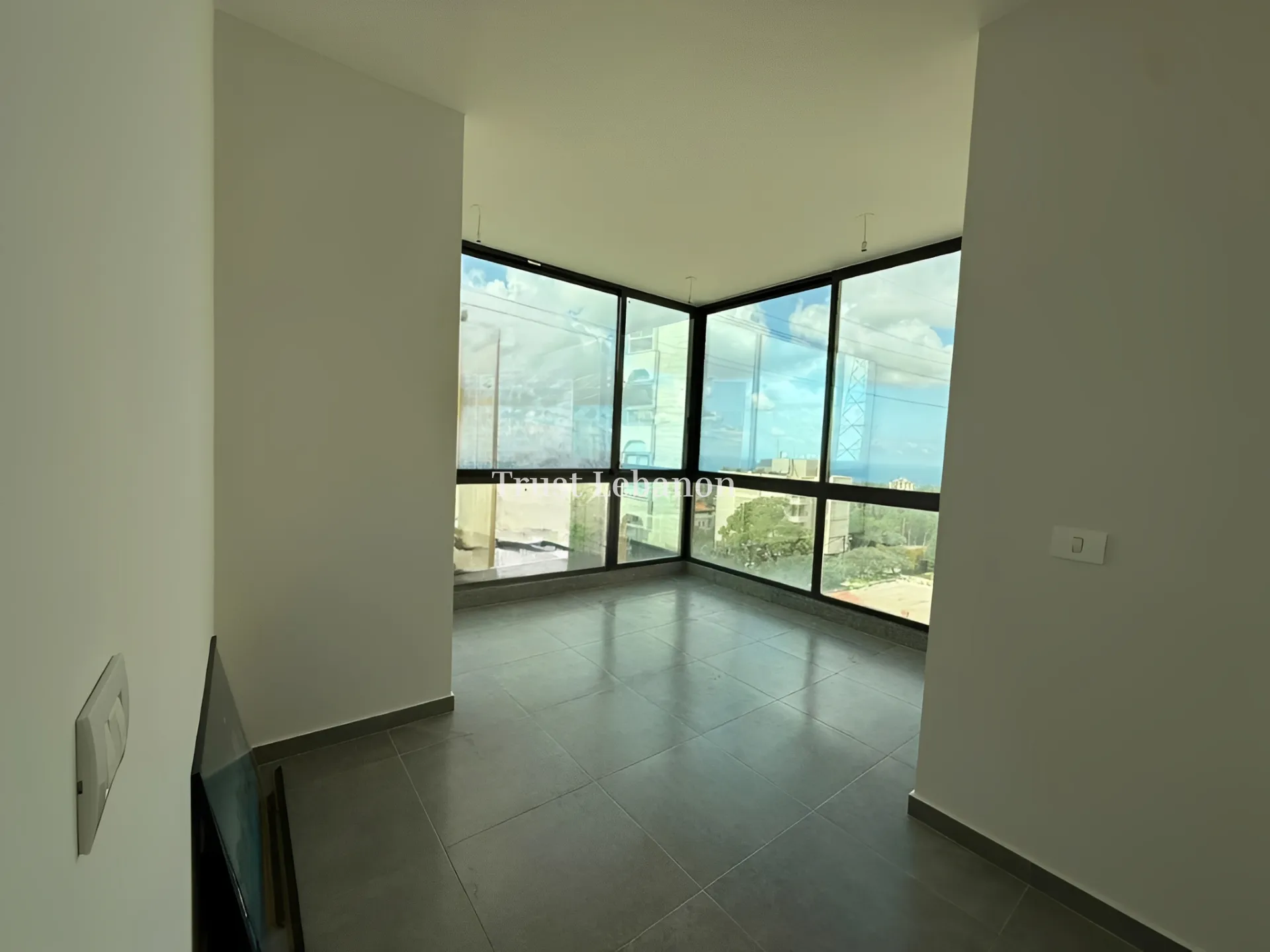 Office for rent in Beit Meri, Lebanon