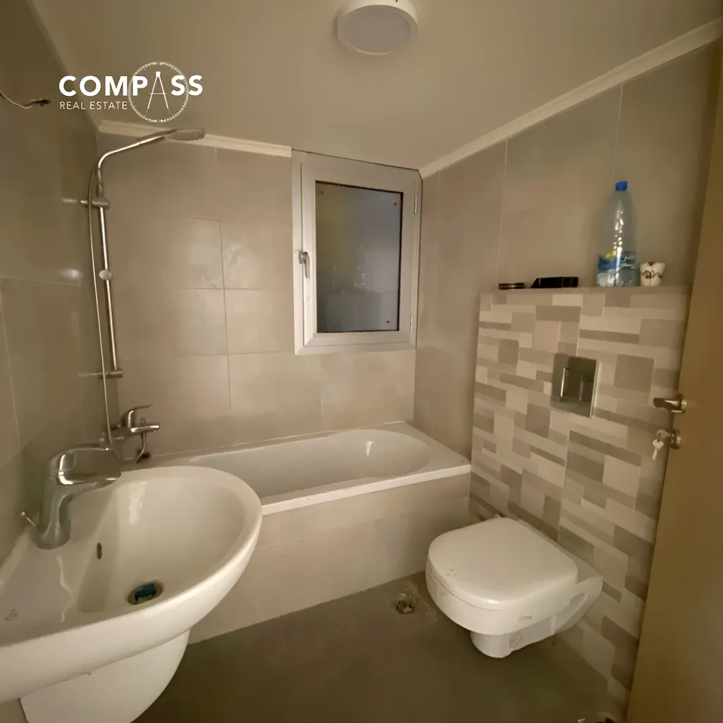 Apartment for rent in Tallet Khayat, Beirut, Lebanon - 3 bed, 3 bath