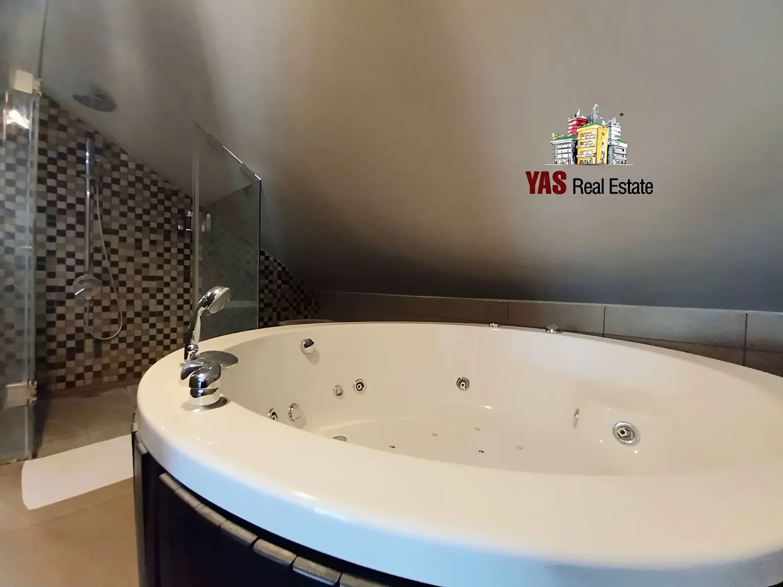 Apartment for Sale in Kfar Hbab - 4 bed, 7 bath