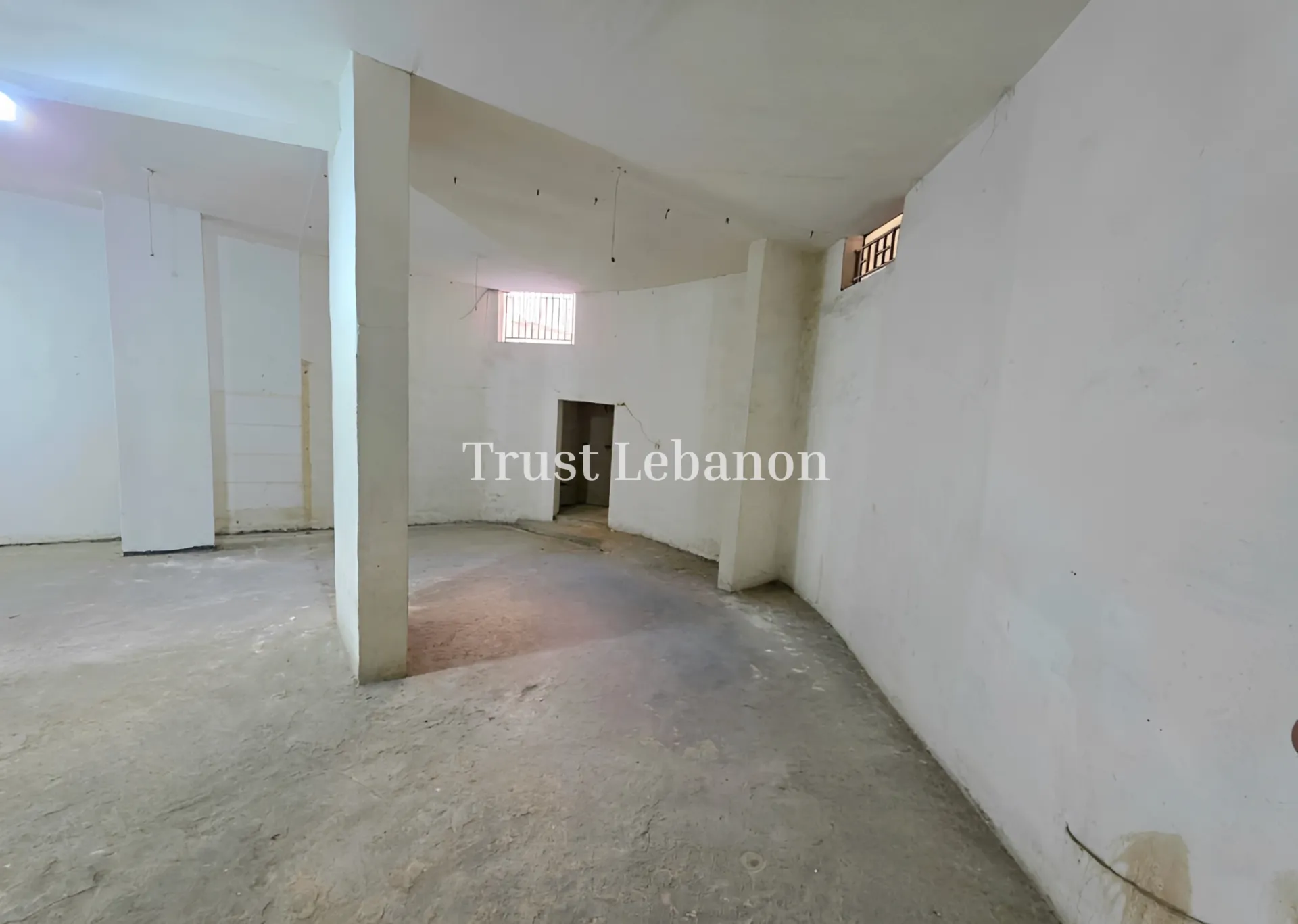 Warehouse for rent in Hazmieh