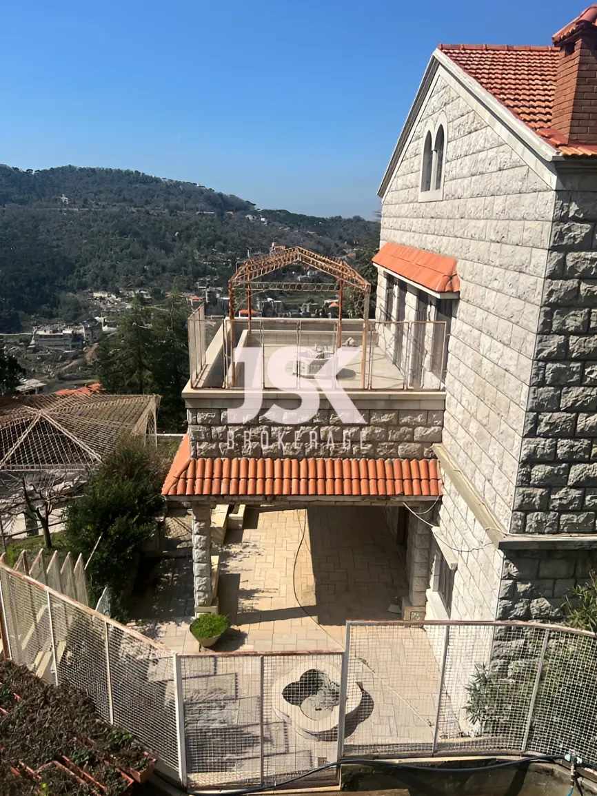 House for Sale in Khenchara, Lebanon - 5 bath