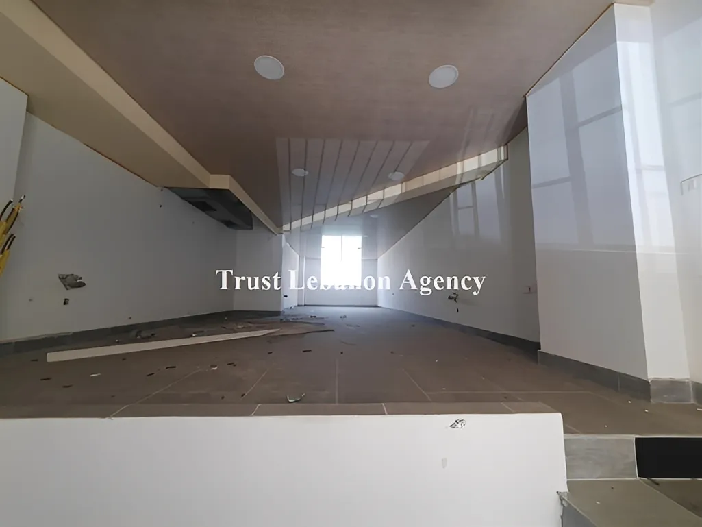 Shop for rent in Metn, Dekweneh