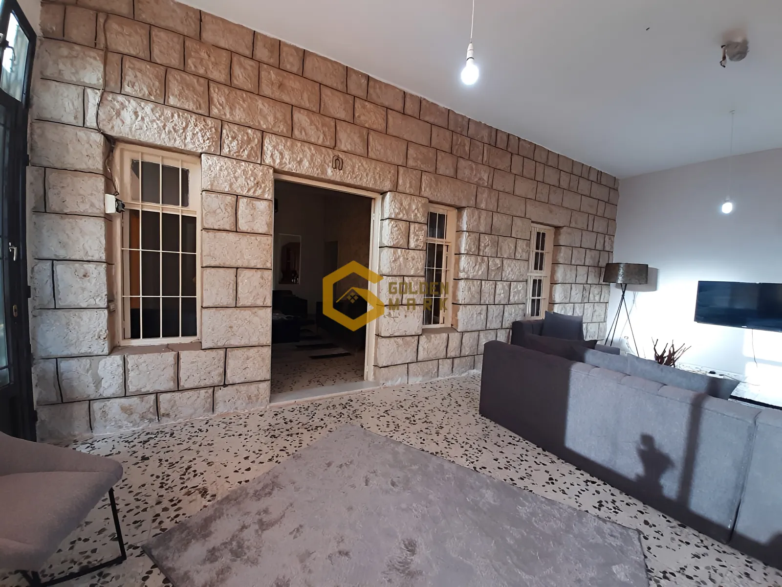 Villa for Sale in Kfardebian