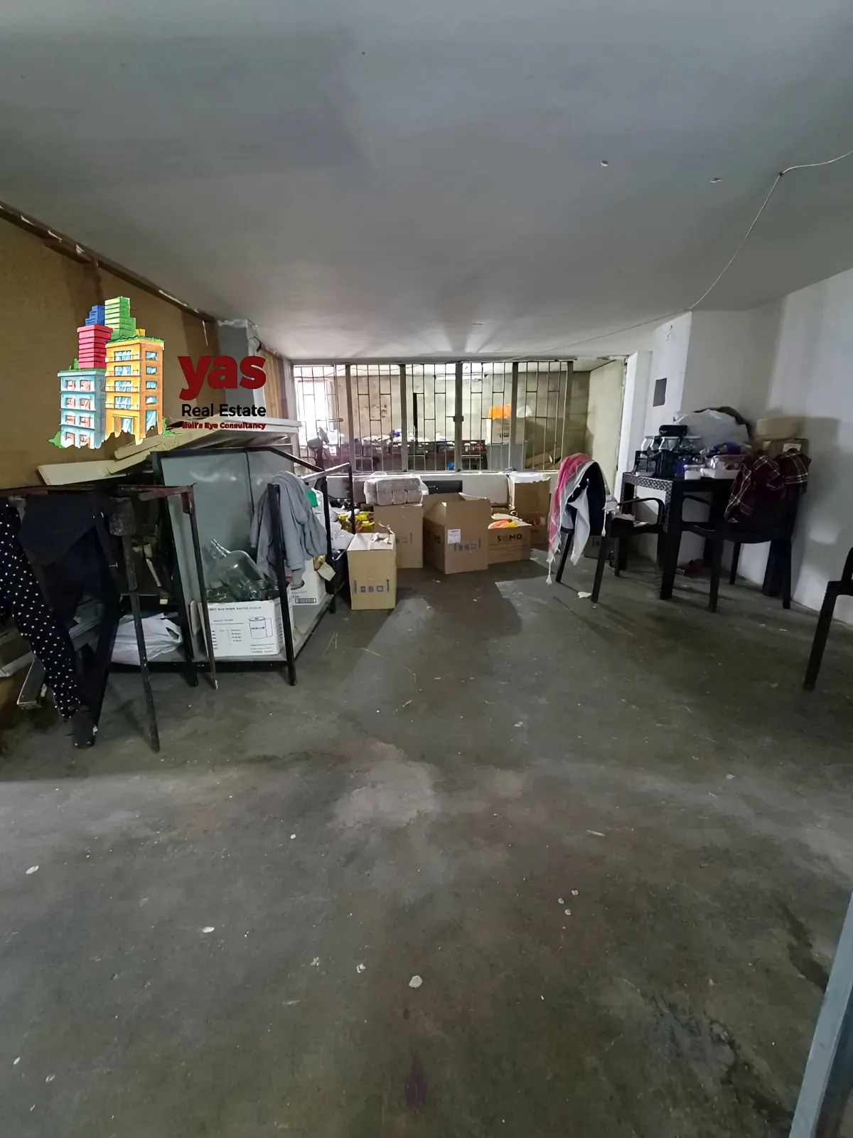 Shop for rent in Adonis