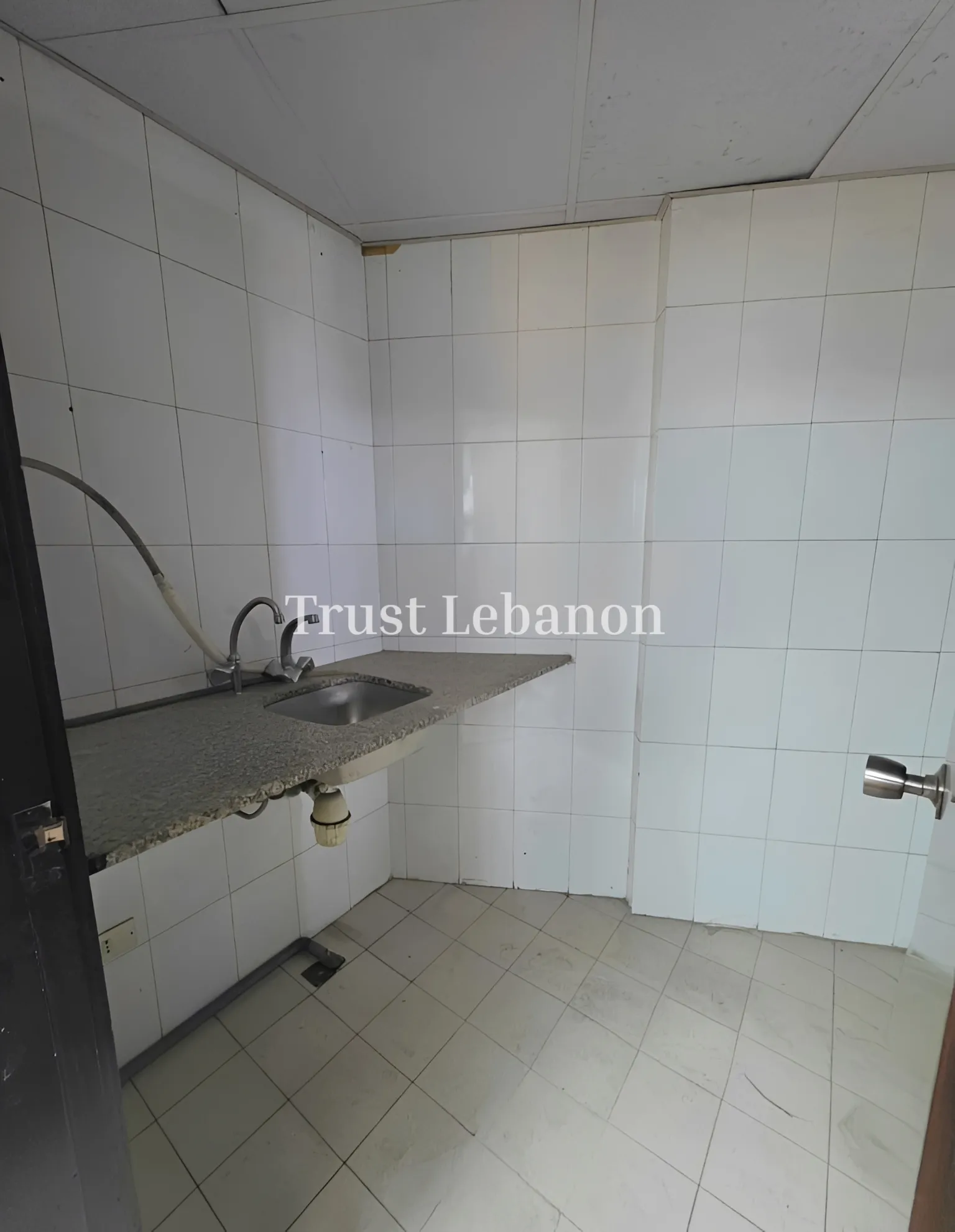 Office for rent in Jdeideh, Lebanon