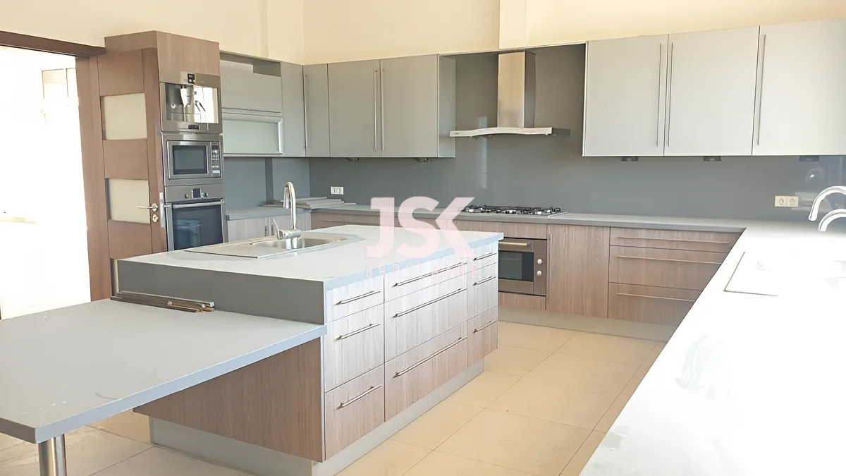 Apartment for Sale in Clemenceau, Bayrut, Lebanon