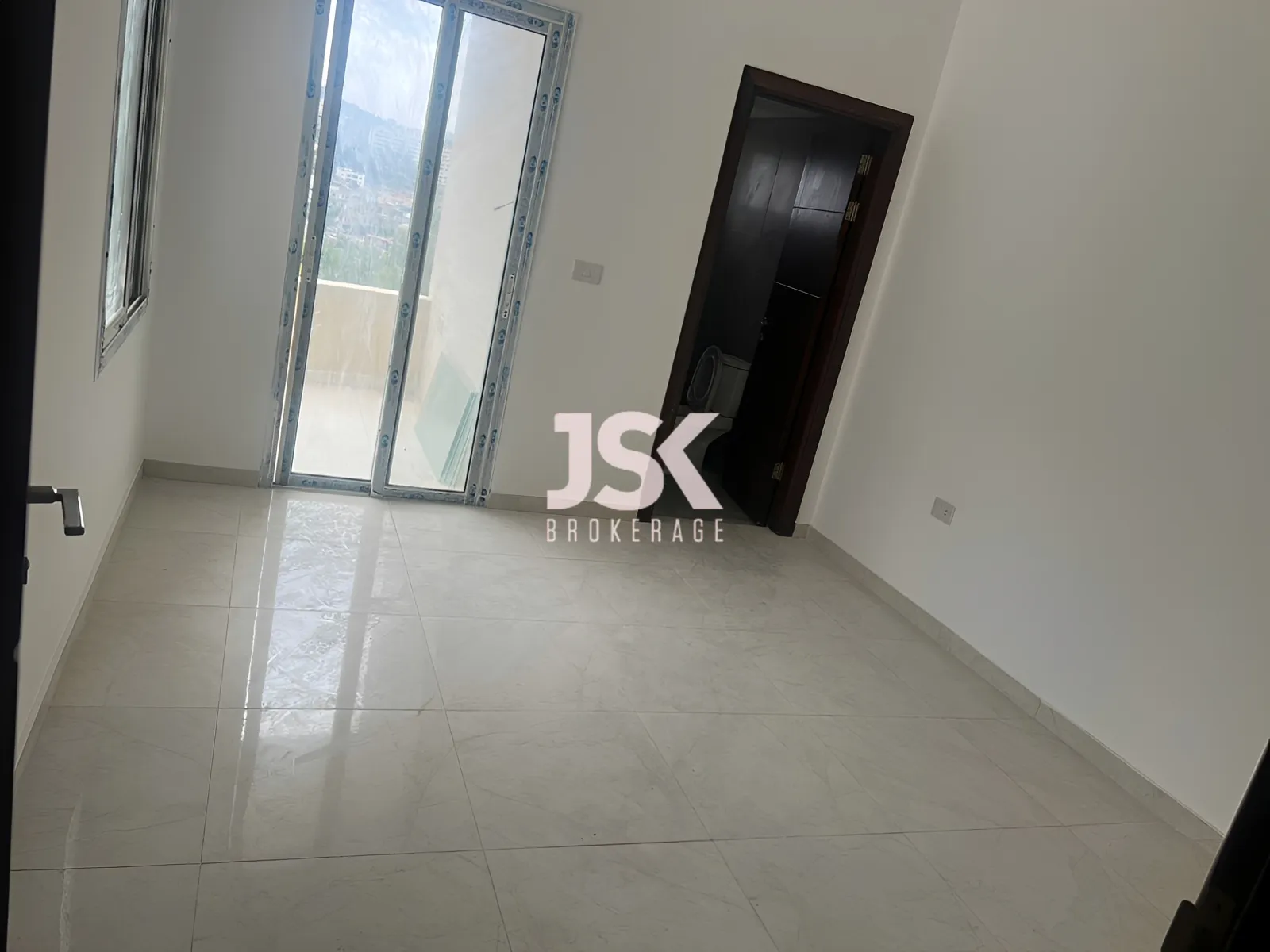 Apartment for Sale in Bchamoun - 2 bed, 3 bath