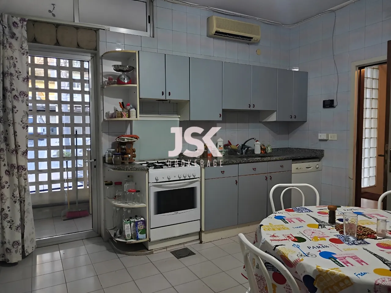 Villa for Sale in Haret Sakher