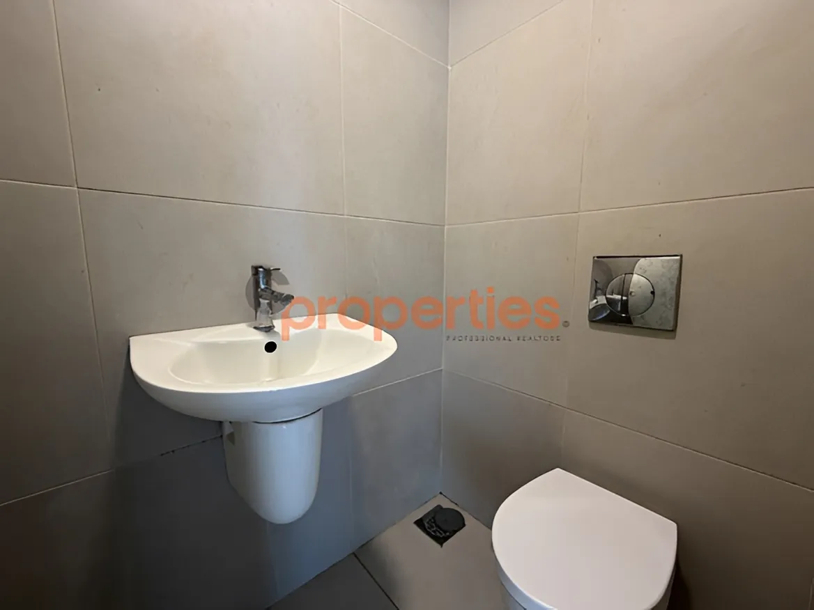 Office for Rent in Dekwaneh