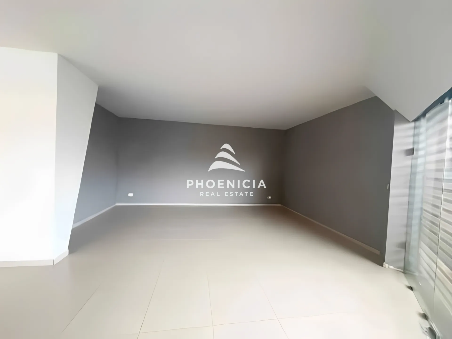 Shop for sale in Amchit Main Rd، Aamchit, Lebanon