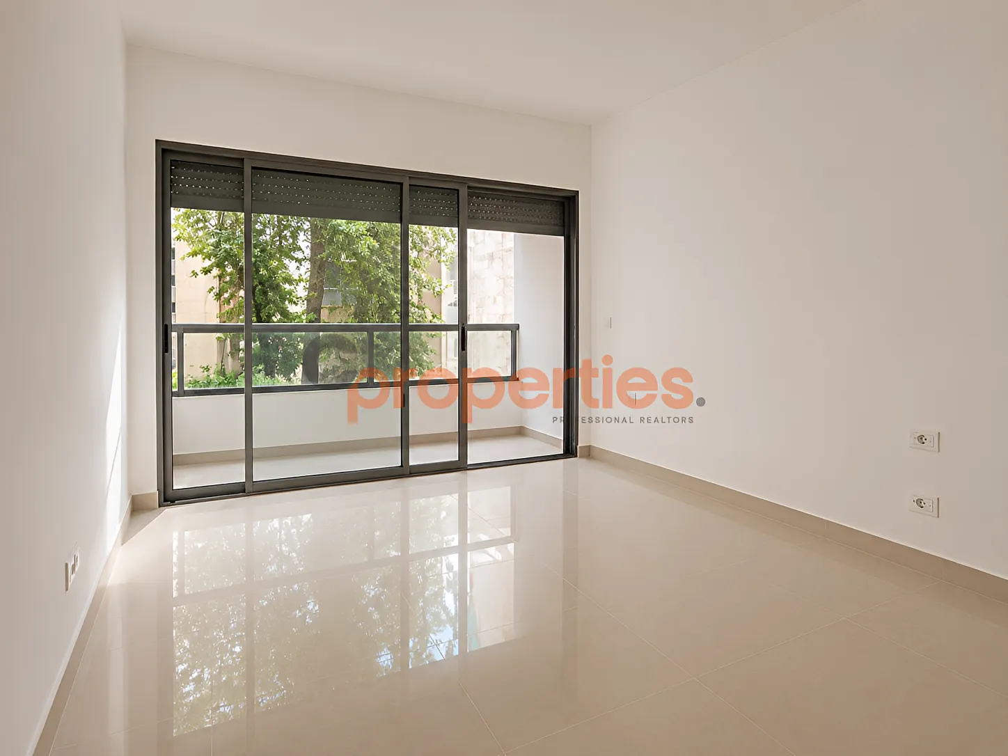 Apartment for rent in Hamra, Beirut, Lebanon - 3 bed, 4 bath