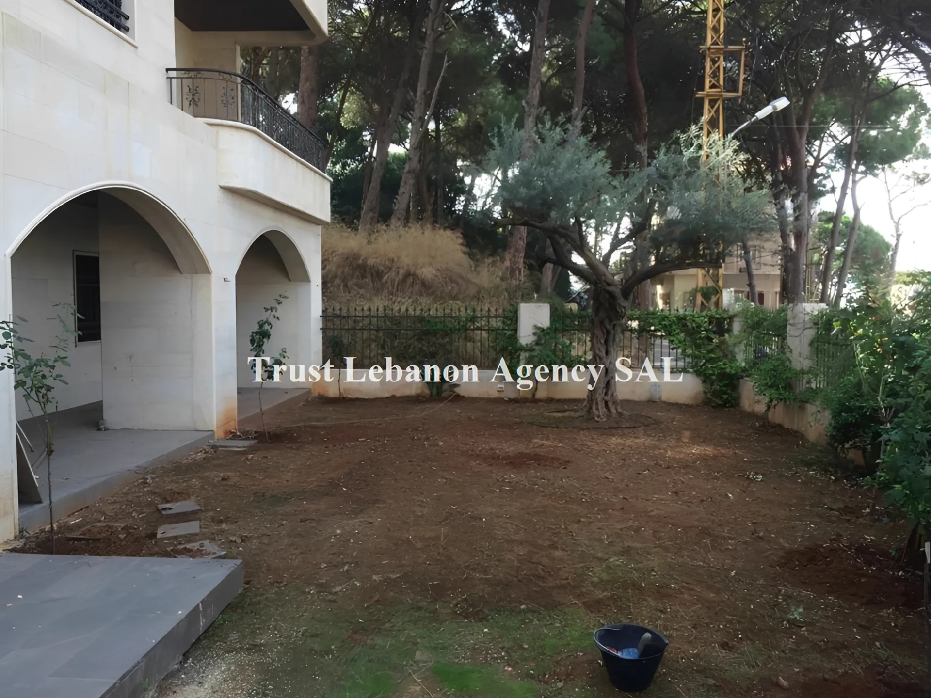 Villa for Sale in Baabda, Araya