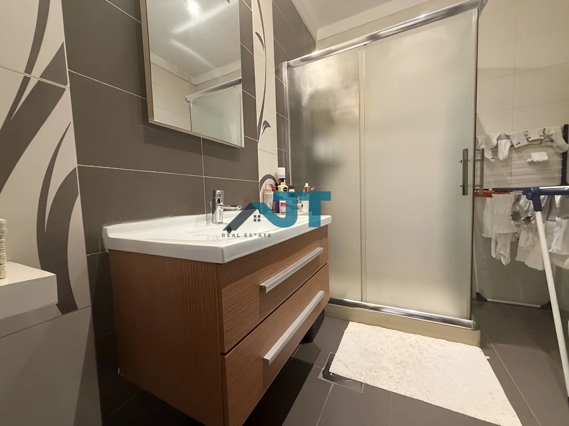 Apartment for sale in Ain el-mreisseh, beirut, lebanon