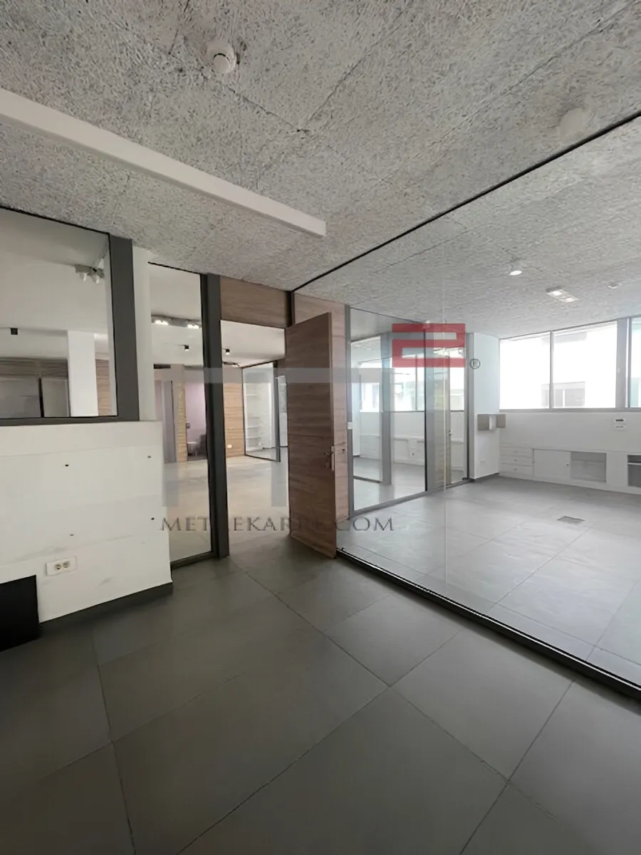 Office for rent in Nasra