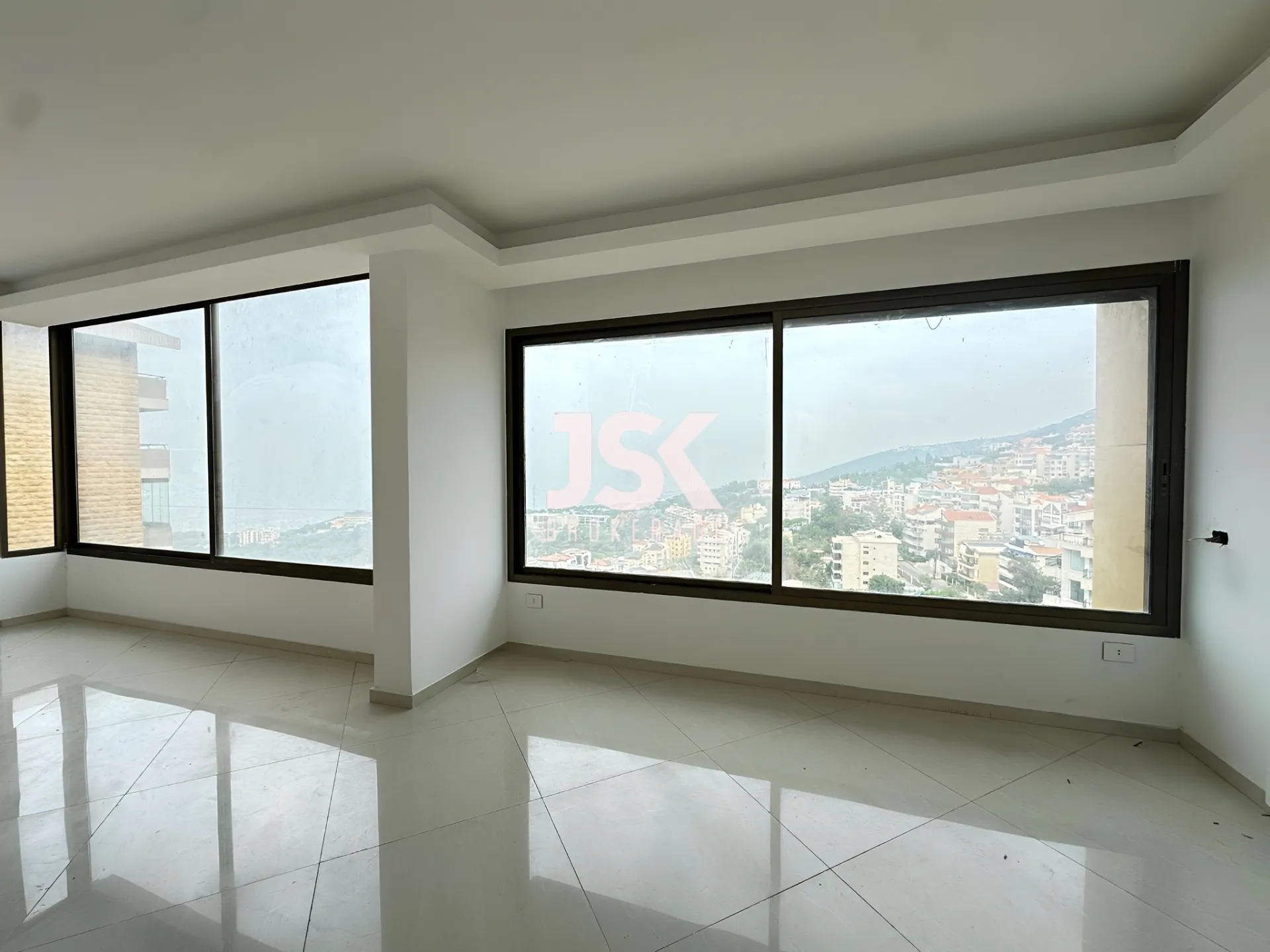 Apartment for Sale in Ain Saadeh - 3 bed