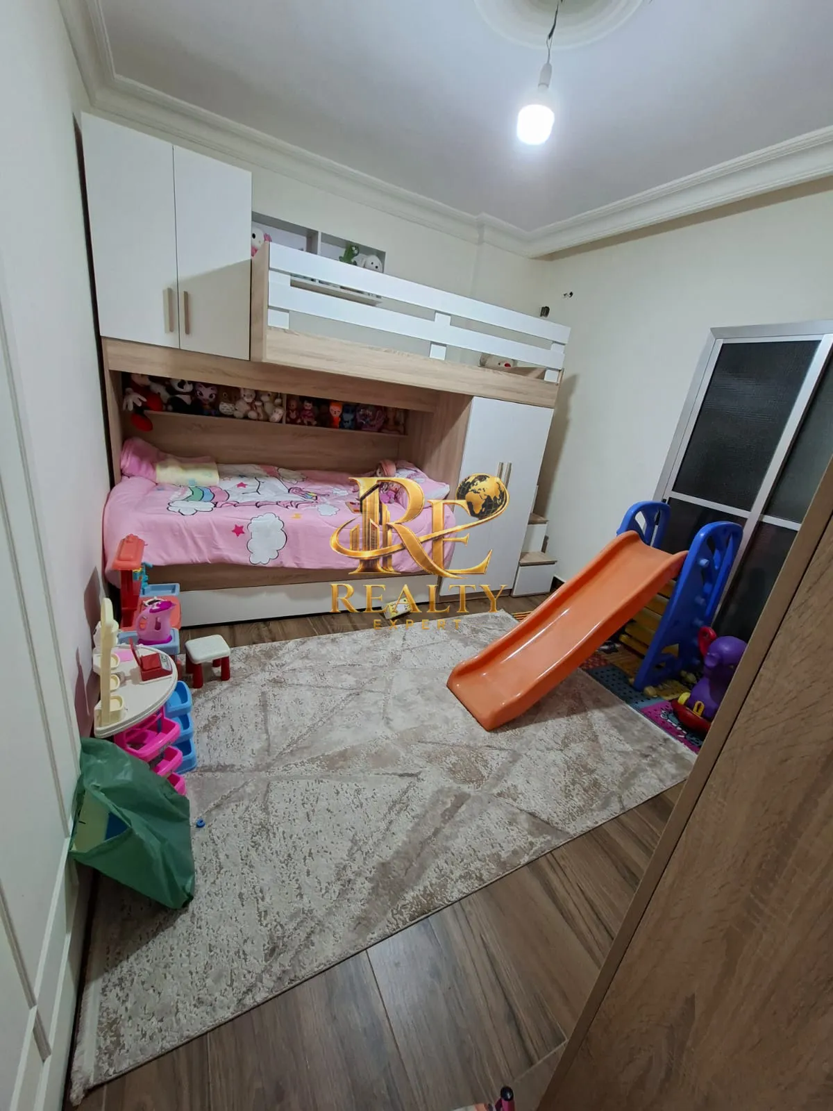 شقة for sale in بيروت، لبنان