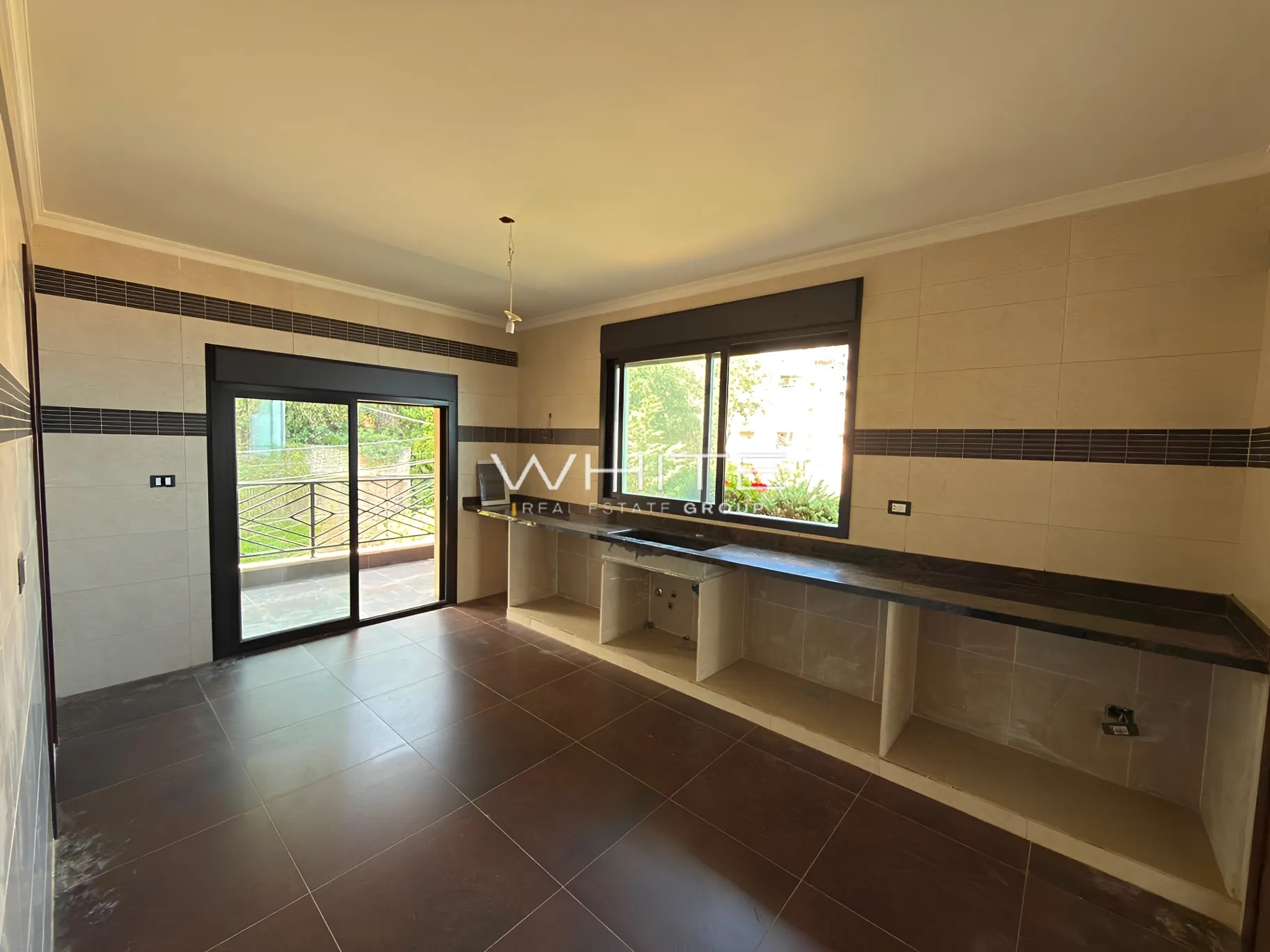 Apartment for sale in Mazraat Yachoua, Lebanon - 4 bed, 5 bath