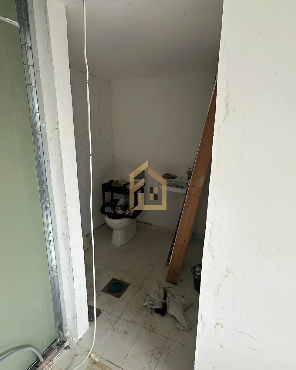 Shop for rent in Dbayeh, Lebanon