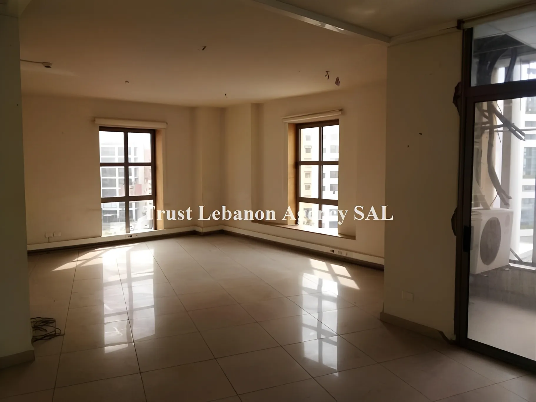Office for rent in Metn, Dekweneh