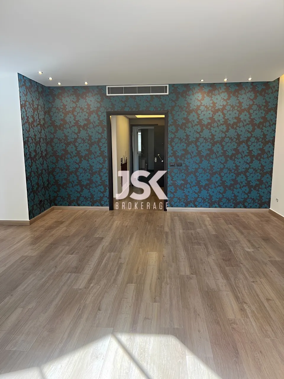Office for Rent in Dekwaneh