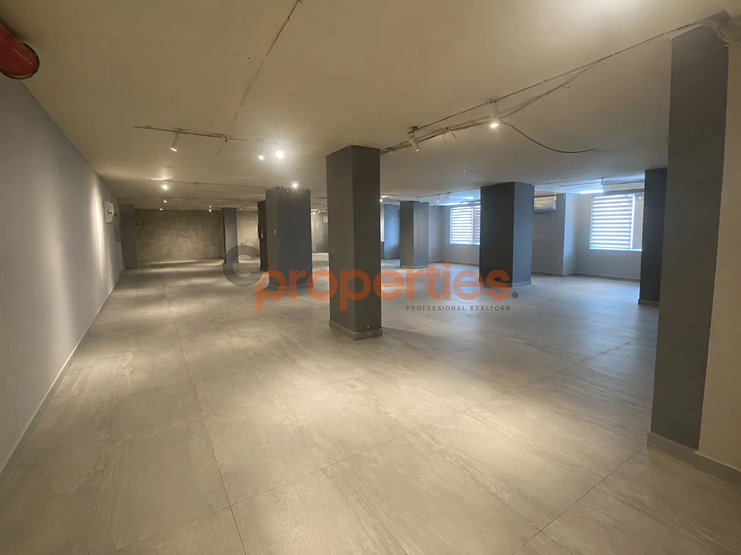 Showroom for Rent in Mansourieh